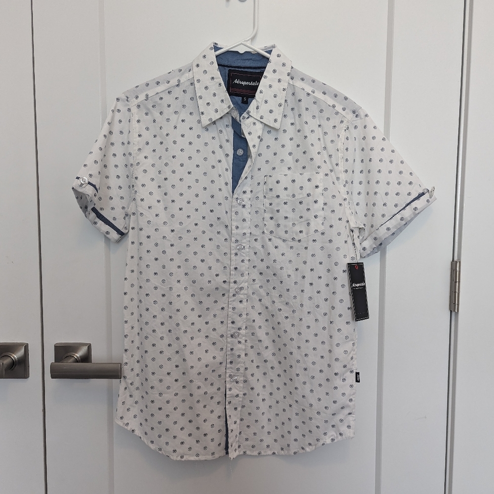 *** Host Pick! *** NWT Aeropostale Casual Button-Down Shirt in White & Navy